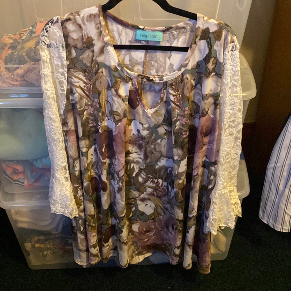 Filly Flair floral top